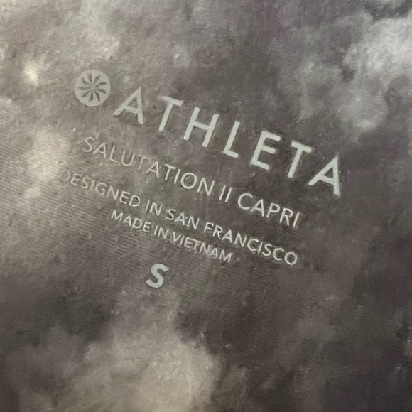 Athleta Salutation Stash Pocket II Supernova Capri Leggings Size S - Picture 5 of 7